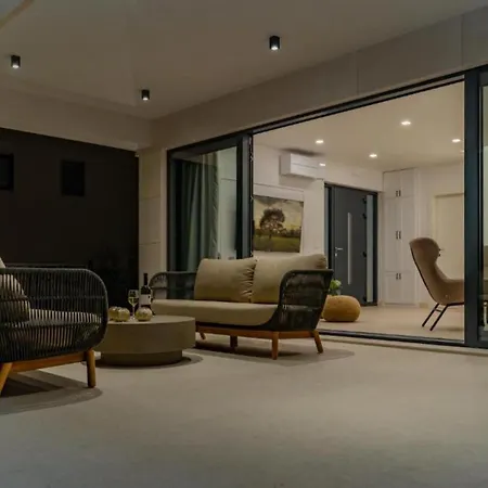Lux Mariva - Five Bedroom With Pool *