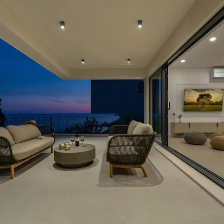 Vila Lux Mariva - Five Bedroom With Pool *