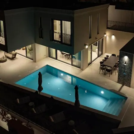 Lux Mariva - Five Bedroom With Pool Mlini
