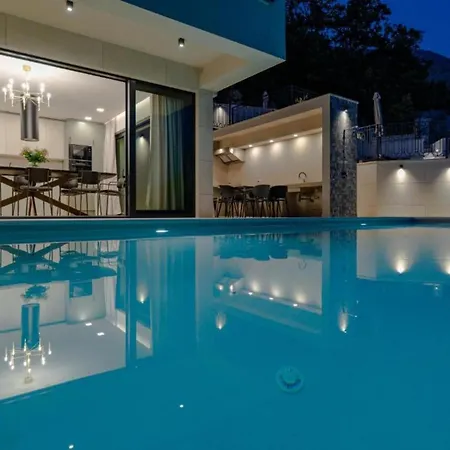 Vila Lux Mariva - Five Bedroom With Pool *